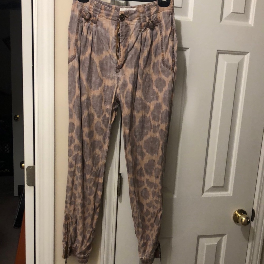 Excellent Condition Light Weight Anthropologie Pa… - image 1